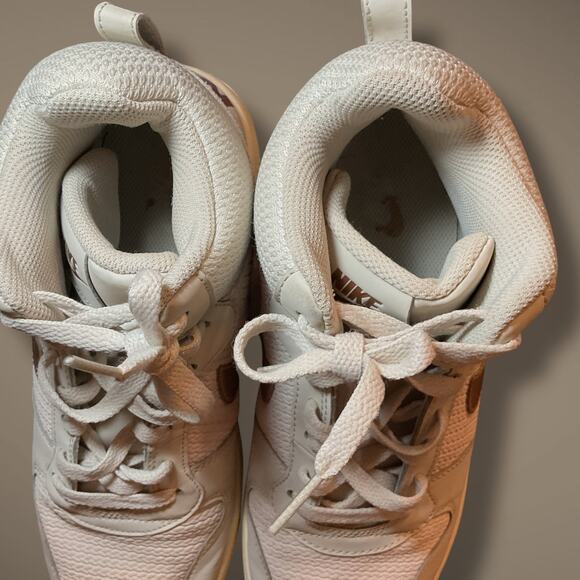 Wmn's 10 NIKE COURT BOROUGH Mid Premium Light Bone Ivory Sneakers 844907-003 EUC - Picture 10 of 12